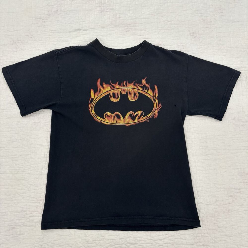 Vintage 2005 Batman Flame Graphic T-shirt Youth size Medium